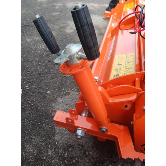 Pļaujmašīna ATV mulčētājs zāles pļāvējs jaunums atverama aizmugure piekabināms riteņi sānos vai aizmugurē ATV120 18Zs motors