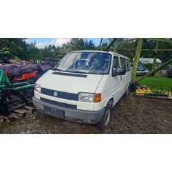 Volkswagen Transporter 2.4D manuāla kārba garā bāze 1996. gada  9 sēdvietas spidometra rādījums 175 000 km 