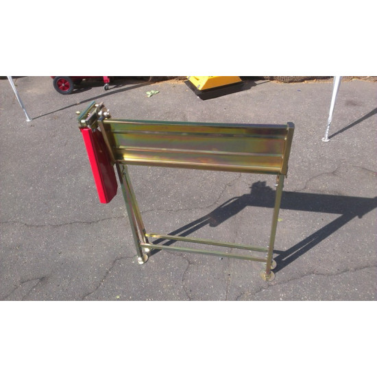 Statīvs malkas zāģēšanai ar motorzāģa iestiprināšanu