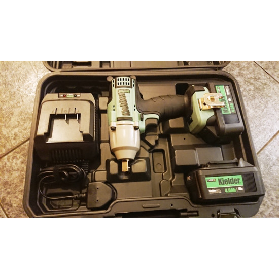 Trieciena uzgriežņu atslēga KIELDER 18V 1/2 700 Nm ! 2x 4Ah Li-Ion akumulatori, Populāra autosportā.