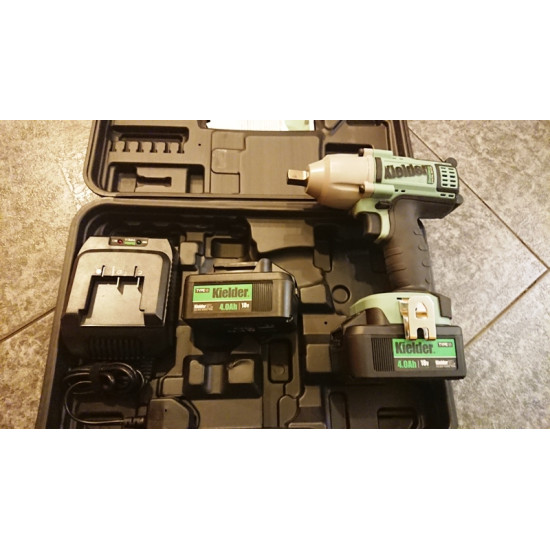 Trieciena uzgriežņu atslēga KIELDER 18V 1/2 700 Nm ! 2x 4Ah Li-Ion akumulatori, Populāra autosportā.