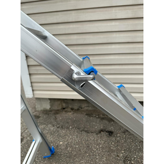 Kāpnes Trepes A tipa 4x4 Multi izvelkamas saliekamas universālas multifunkcionālas 4 daļas 4 pakāpieni (arī 4x3, 4x5) Lielie paaugstinātas izturības apaļie šarnīri.