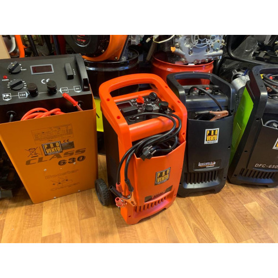 Akumulatoru lādētājs lādējamā ierīce Class 750 BOOST 12/24V 700A ar starta funkciju taimeris Vecais labais metāla korpusa modelis