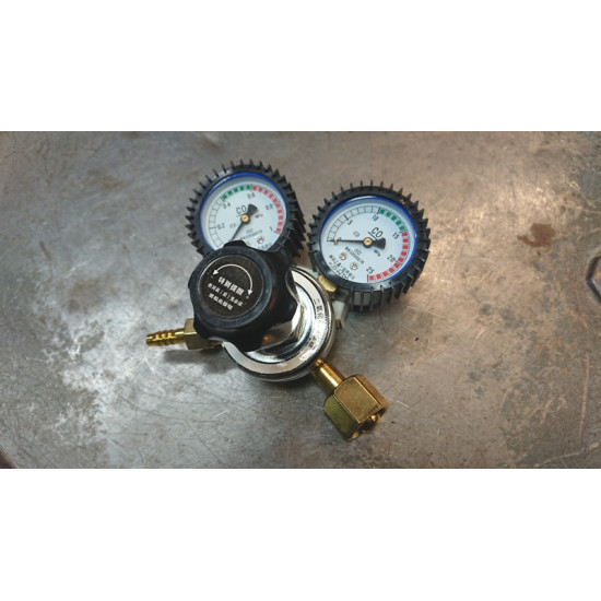 Reduktors metināšanai, CO2, ogļskābās gāzes regulators balonam