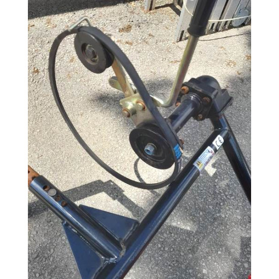 Pļaujmašīna motoblokiem, mini traktoriem. Ar siksnas piedziņu. Rotējošie naži.