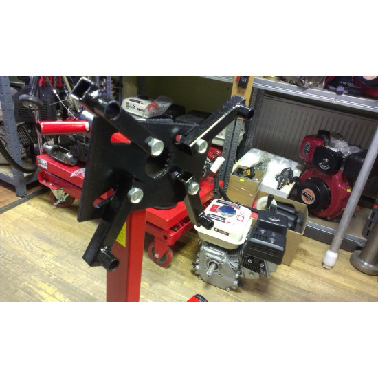 Motoru turētājs, statīvs