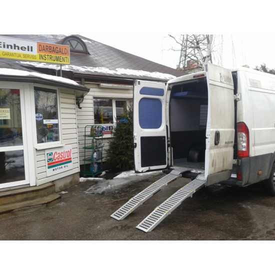 Rampas laipas uzbraucamā 2m kompakti saliekama 3 daļās kopā 2x350kg 500kg celtspēja tērauda