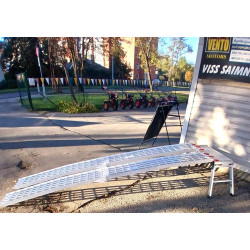 Rampas laipas uzbraucamās 3,1m celtspēja 1080kg uz abām cena par 2 gab. pārdod pa pāriem