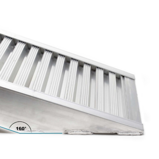 Rampas laipas uzbraucamās 1,61m max celtspēja 4050 kg uz abām rampām kopā