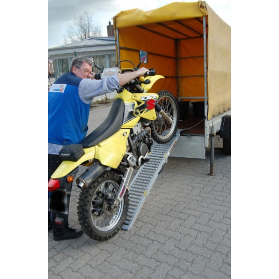 Rampas laipas uzbraucamā 2m kompakti saliekama 3 daļās kopā 2x350kg 500kg celtspēja tērauda