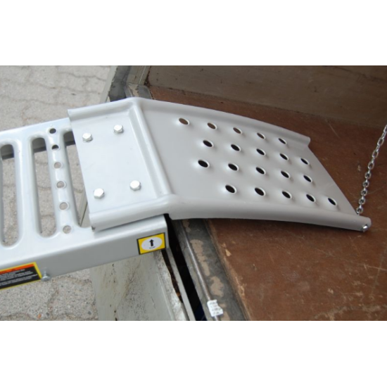 Rampas laipas uzbraucamā 2m kompakti saliekama 3 daļās kopā 2x350kg 500kg celtspēja tērauda