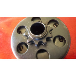 Sajūgs universāls dažāda pielietojuma kartingam un citiem mehānismiem centrbēdzes sausais 20mm asij 420. ķēdei  zobrata zobu skaits 10