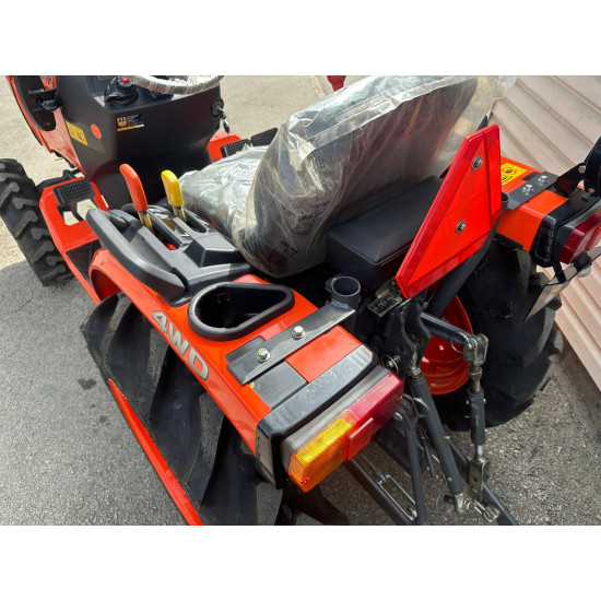 Traktors KUBOTA  B2741S Neo Star 4WD 27Zs