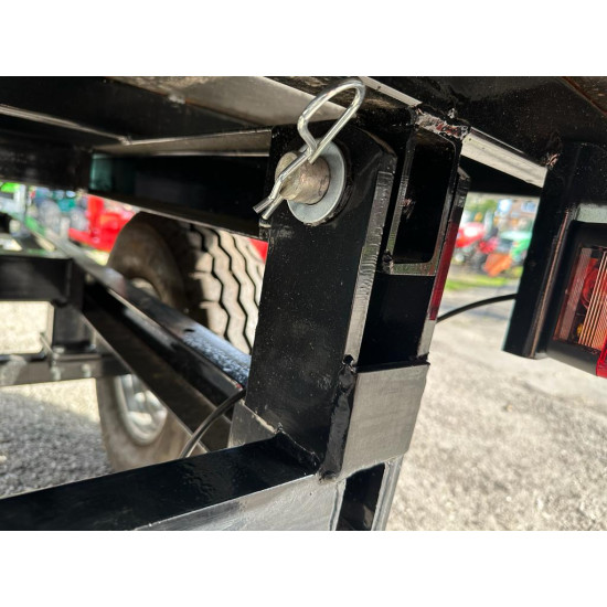 Piekabe traktoram treileris hidraulisks pašizgāzējs celtspēja 1,5t  T2W Ir jau mūsu vekalā uz vietas