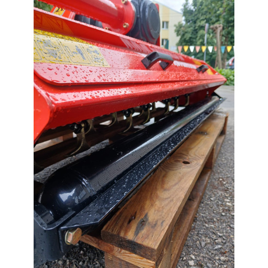 Pļaujmašīna mulčeris atverama aizmugure smagie āmurīši FLK 130 1,3m peldošais uzkares savienojums