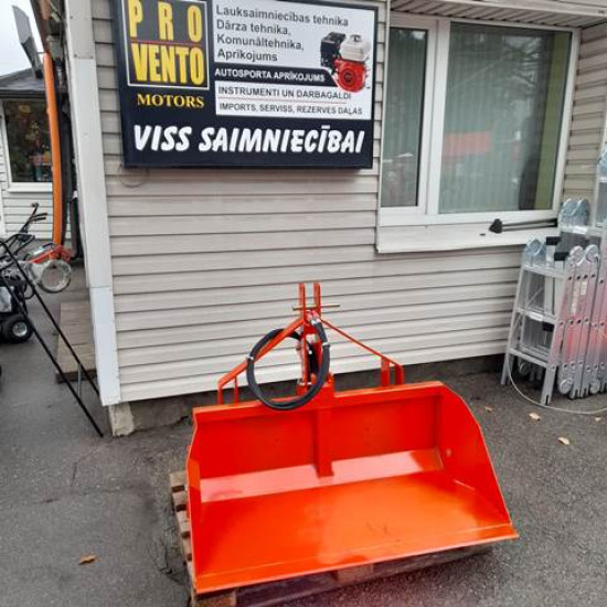 Kauss, kaste traktoram 3 punktu uzkarei PRI160 1,6m ar hidraulisku izkraušanu, dažādi platumi uz vietas 1,1m, 1,4m, 1,6m, 1,8m