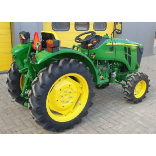 Traktors John Deere 28Zs 3028 4x4