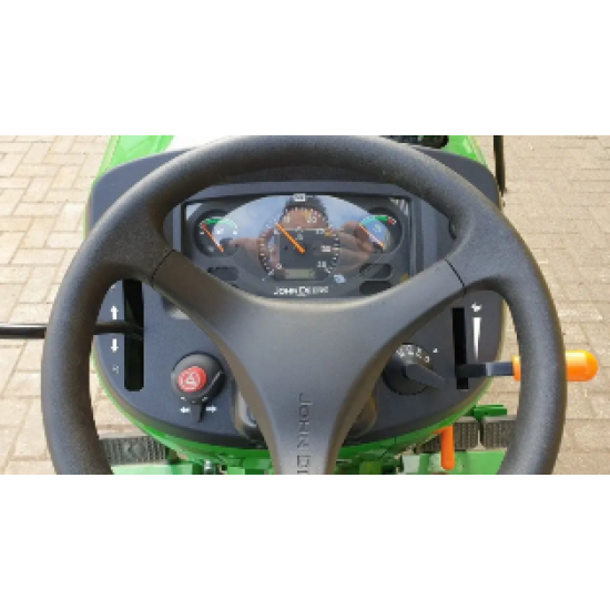 Traktors John Deere 28Zs 3028 4x4