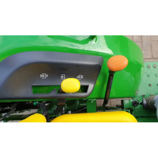 Traktors John Deere 28Zs 3028 4x4