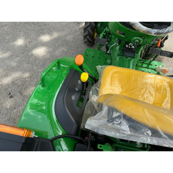 Traktors John Deere 36 Zs 3036 4x4
