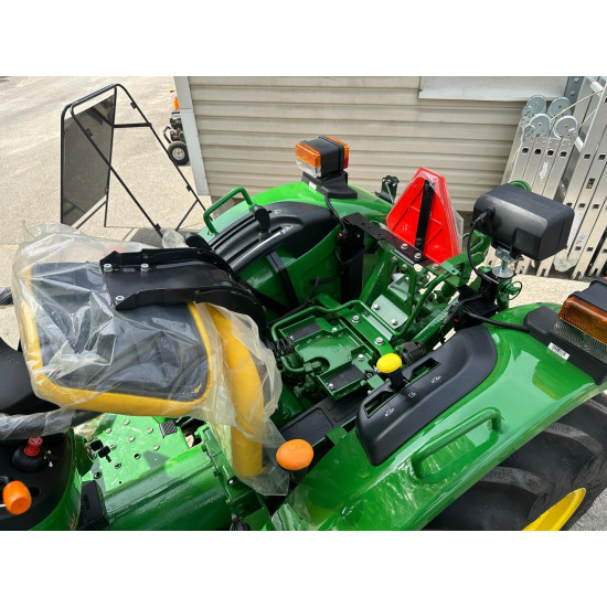 Traktors John Deere 36 Zs 3036 4x4