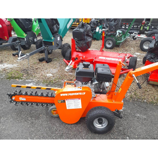 Tranšeju racējs augstuma regulēšana ar skrūves mehānismu un benzīna motoru 16 zs kabeļu ūdensvadu ierīkošanai