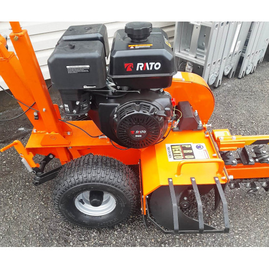 Tranšeju racējs augstuma regulēšana ar skrūves mehānismu un benzīna motoru 16 zs kabeļu ūdensvadu ierīkošanai