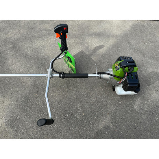 TRIMMERIS 2 taktu benzīna motors 2,6 ZS 52 ccm